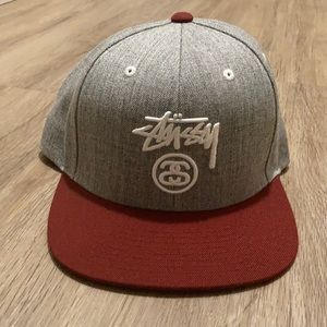 New Without Tags Stussy Snap Back Flat Brim Hat
